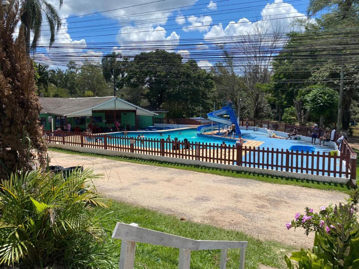 فيلا أتيبايافي Camping Rio Manso. المظهر الخارجي الصورة